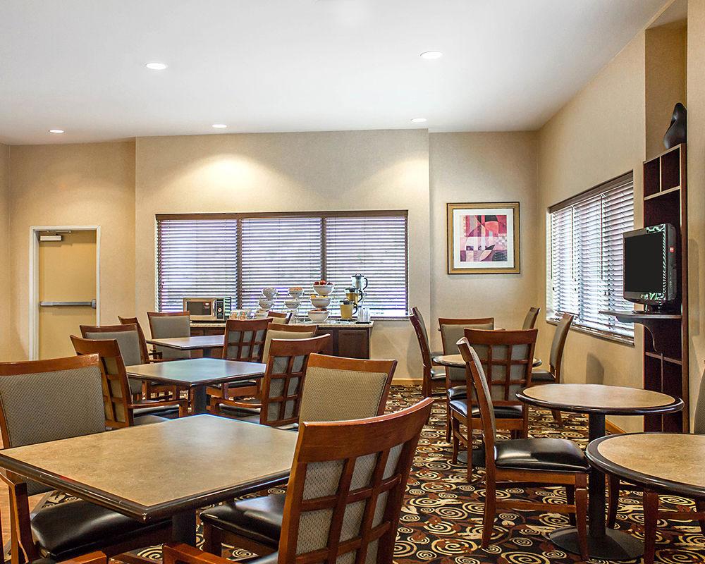 Holiday Inn - Cheshire - Southington By Ihg Exterior foto